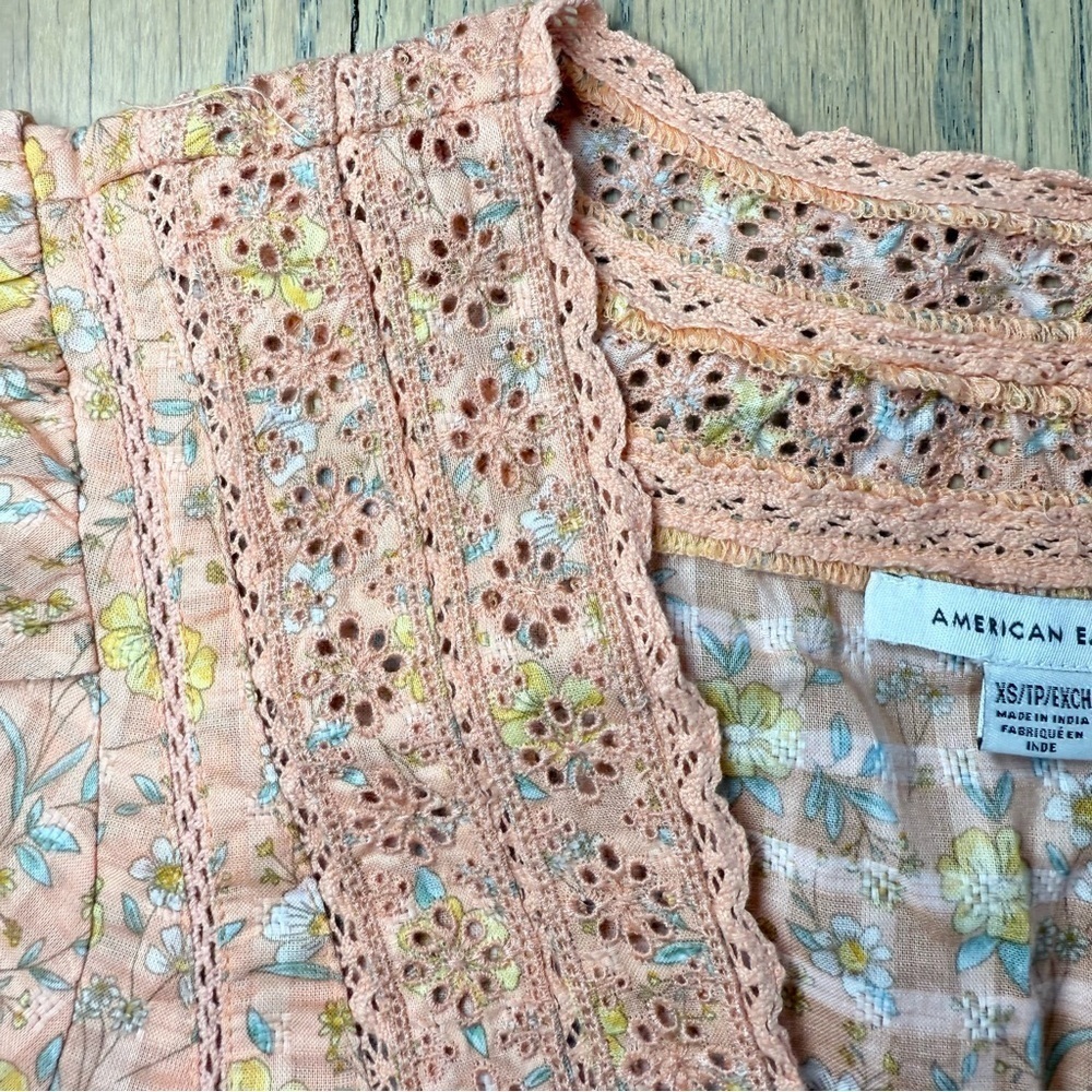 American Eagle Women’s Peplum Floral Top Size X-Small - Picture 5 of 13